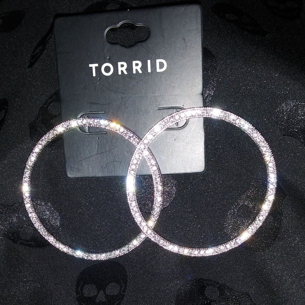NEW Torrid GLITTERY SPARKLING Hoop Earrings new on card